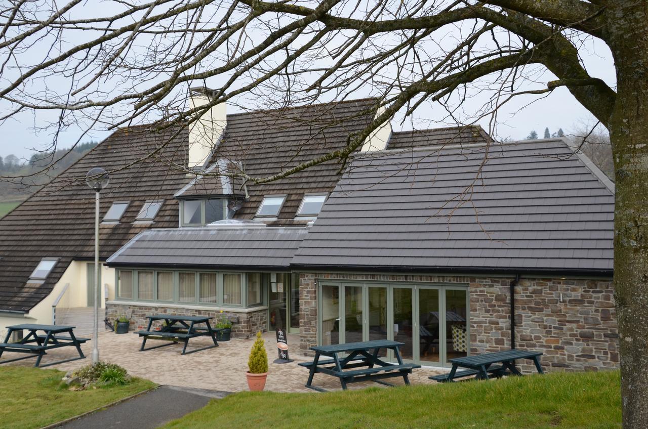 בילת' וולס Neuadd Henllan Lodge מראה חיצוני תמונה
