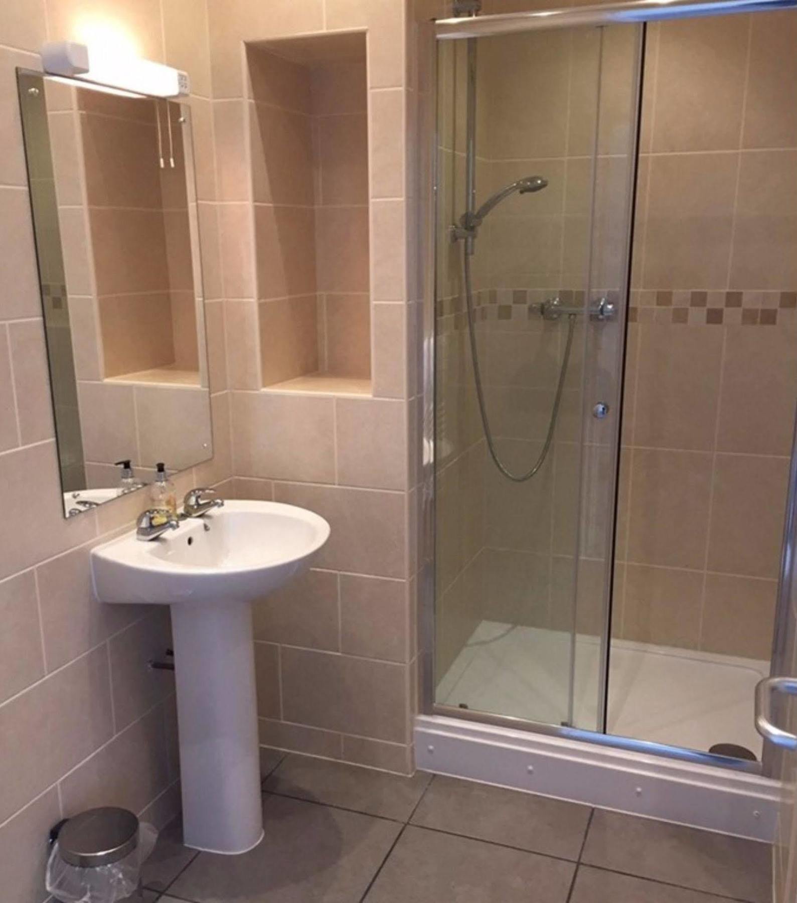 בילת' וולס Neuadd Henllan Lodge מראה חיצוני תמונה